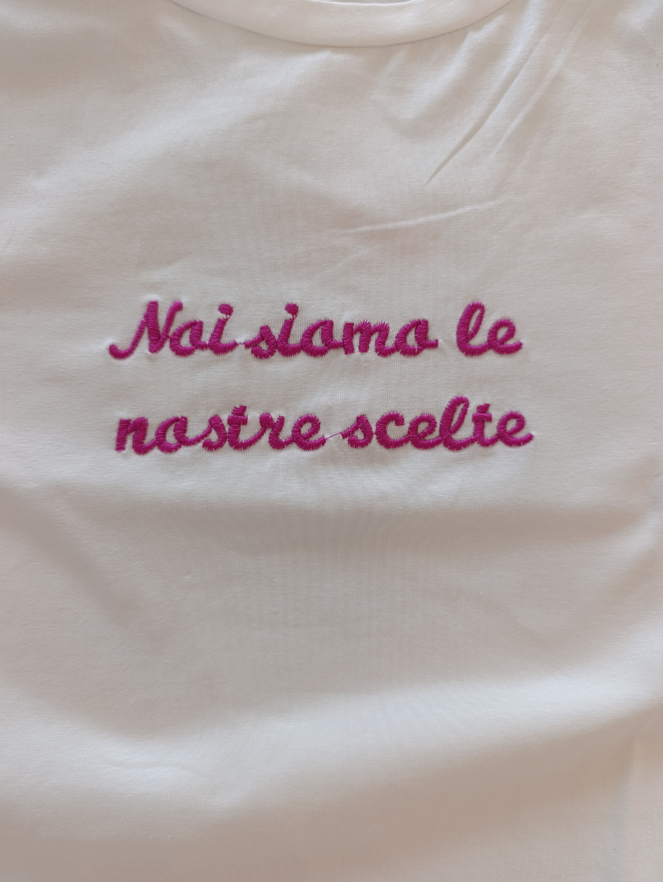T-SHIRT SCRITTA