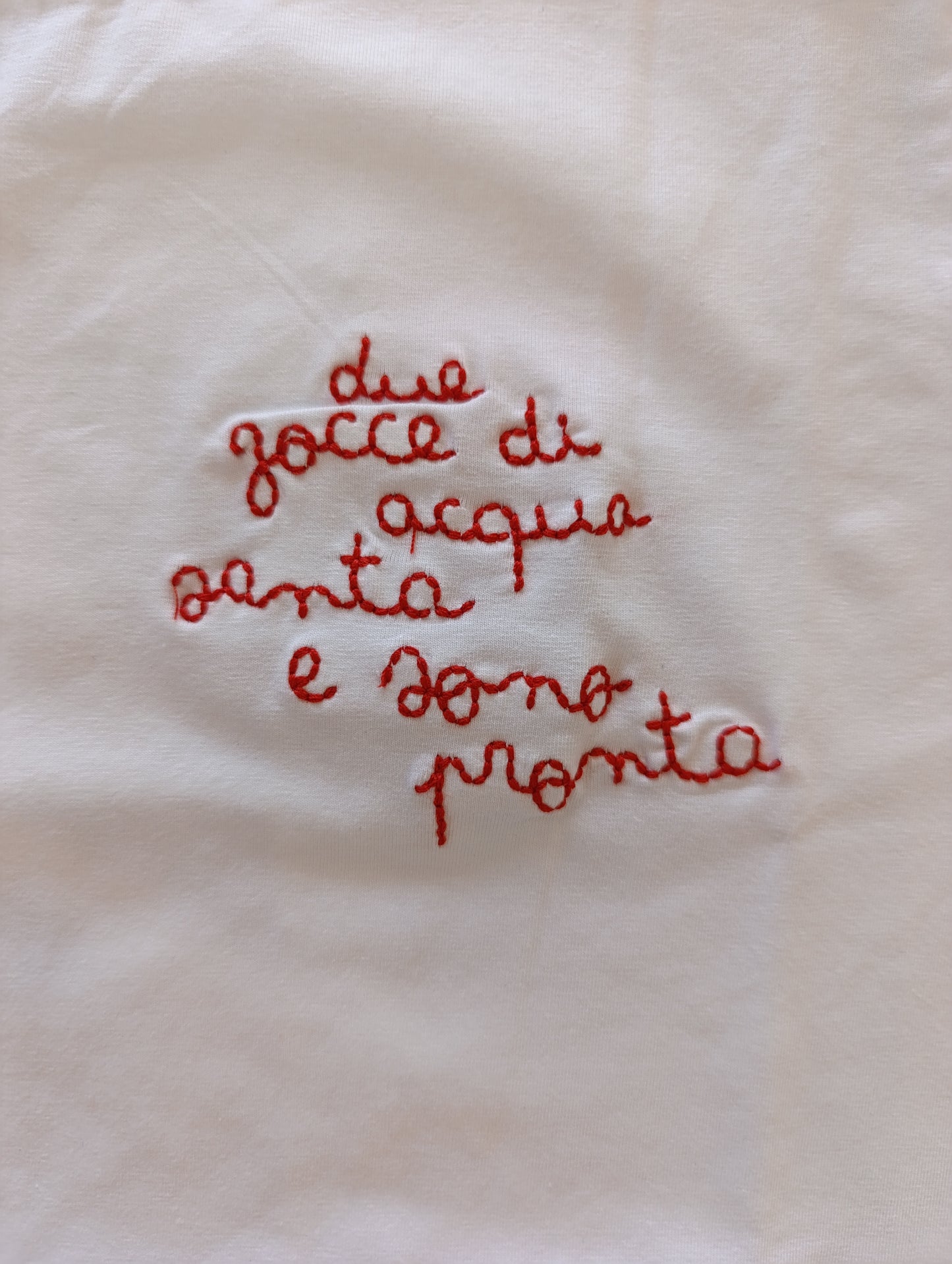 T-SHIRT SCRITTA