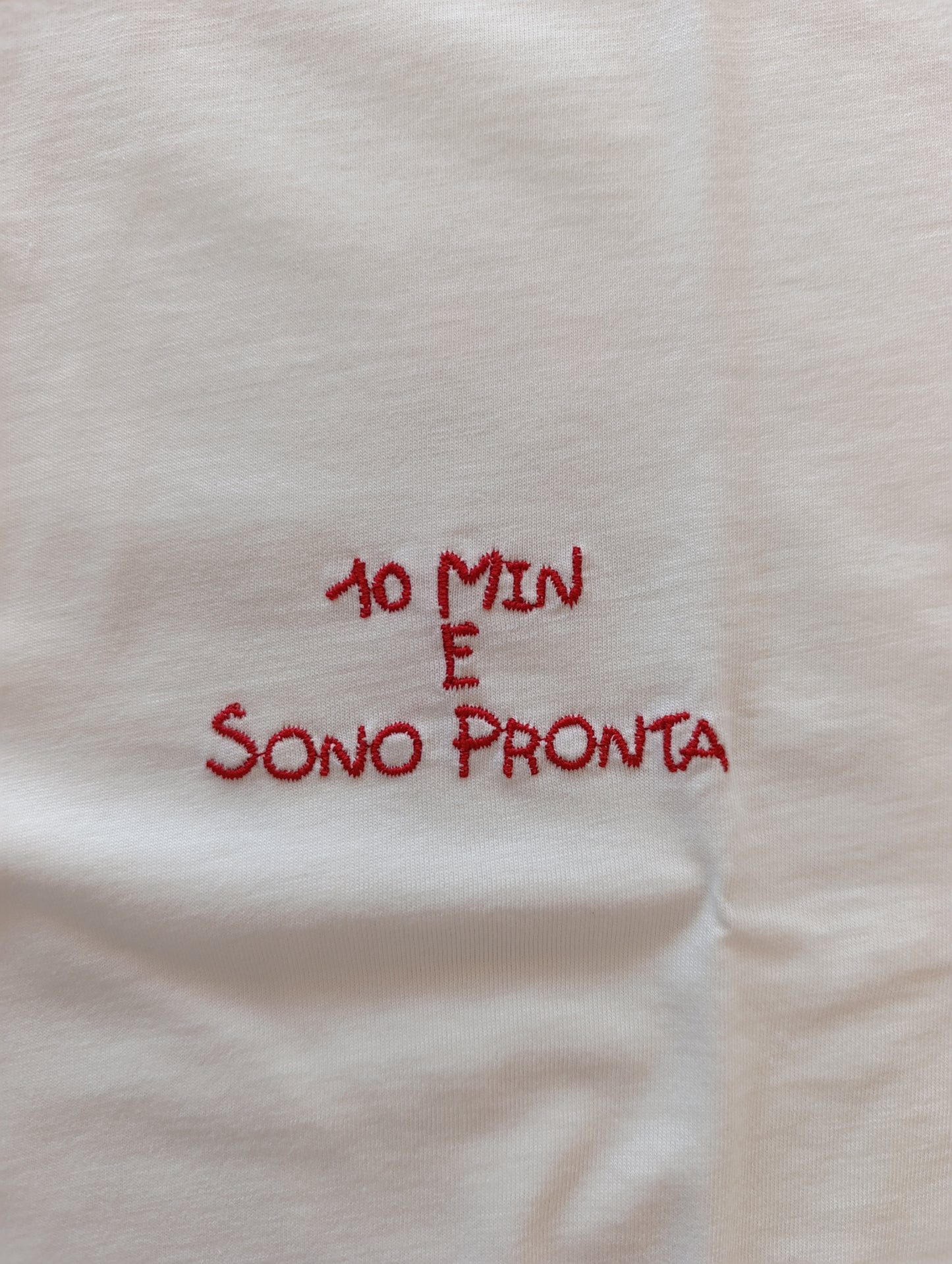 T-SHIRT SCRITTA